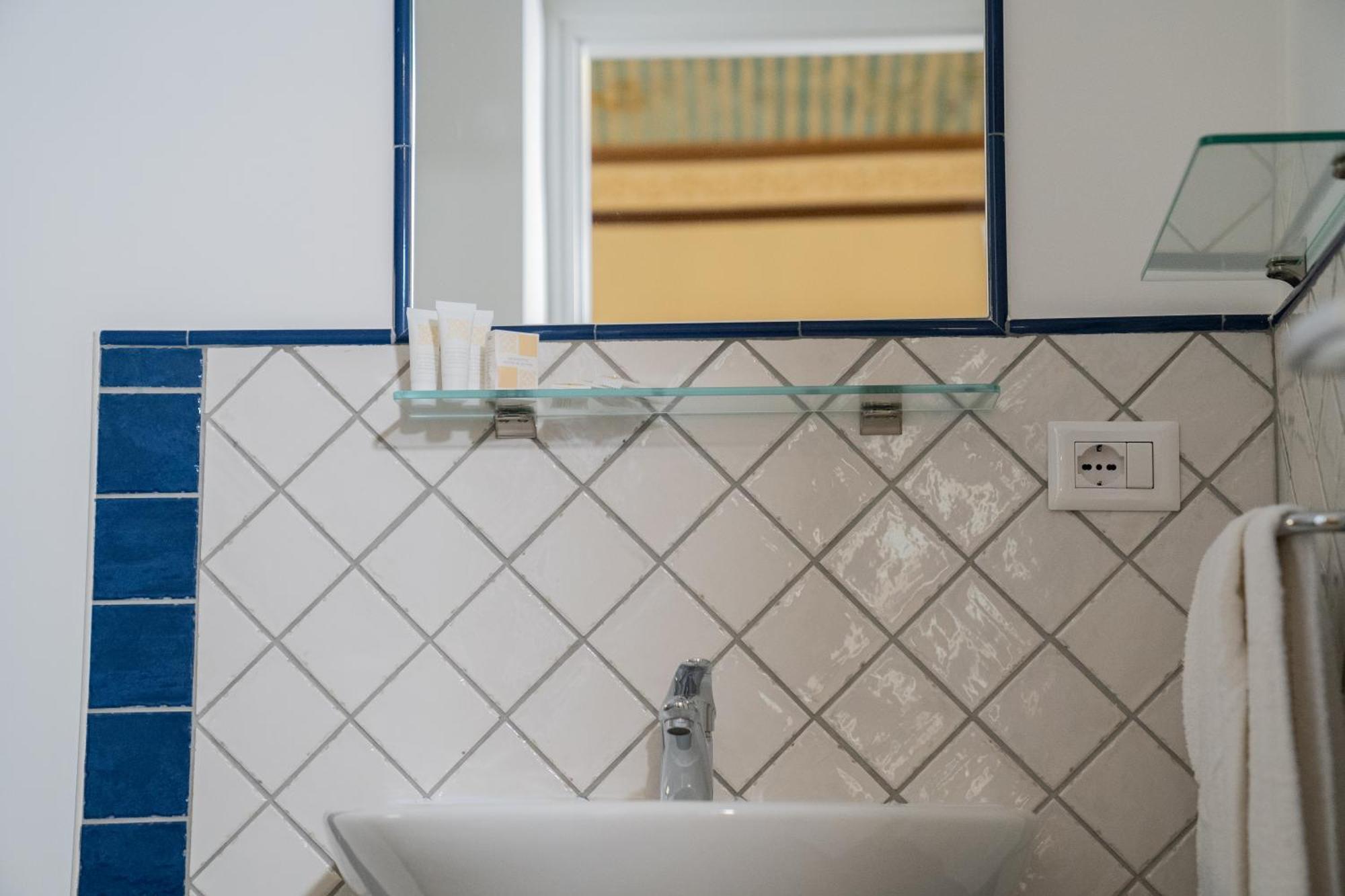 Casa Lussu Hotell Lipari  Exteriör bild